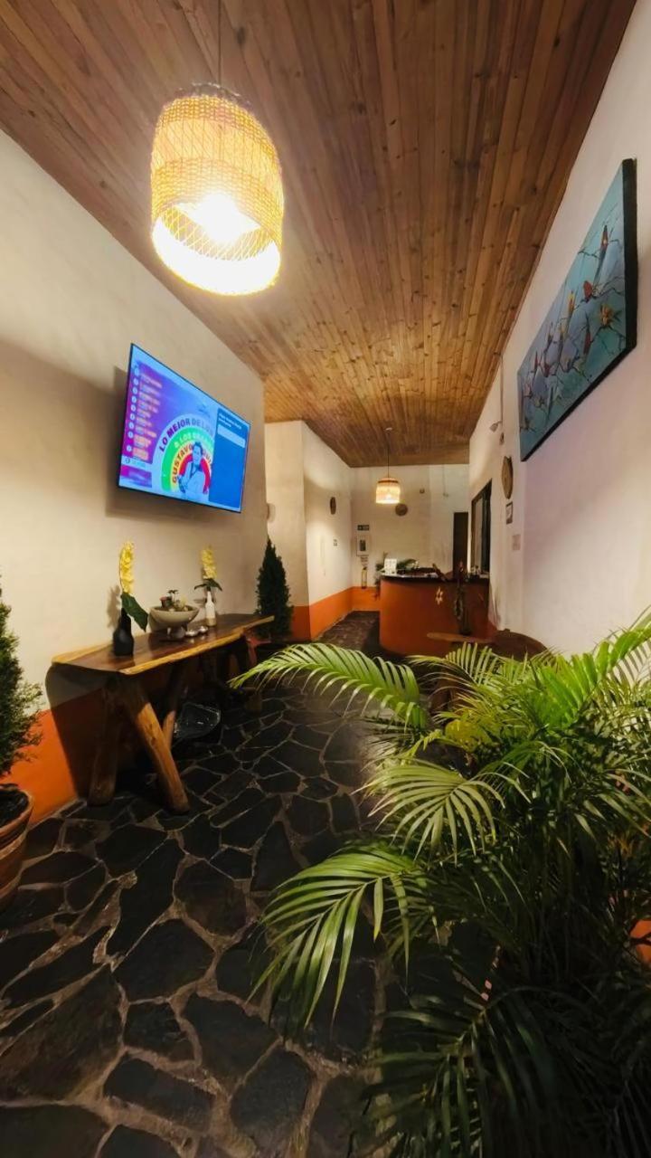 Hotel Alcazar Real Utica Zewnętrze zdjęcie
