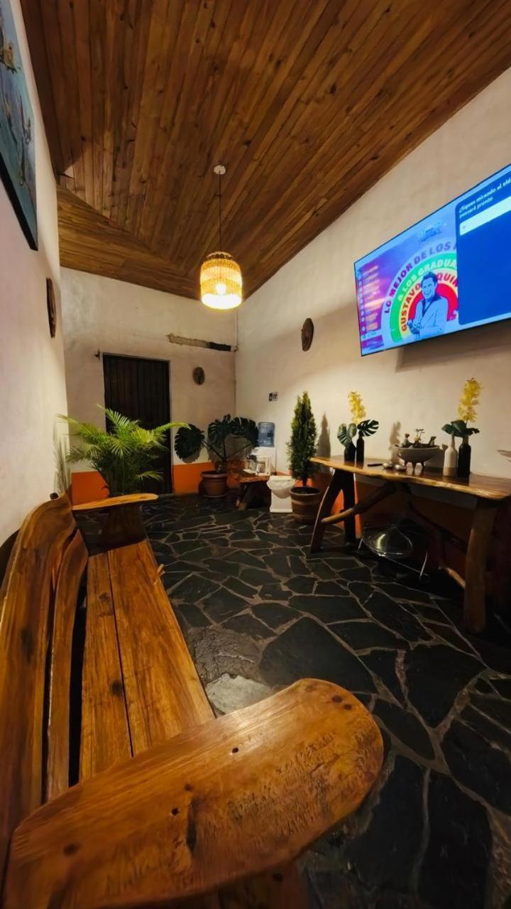 Hotel Alcazar Real Utica Zewnętrze zdjęcie
